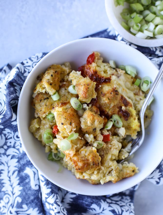 tater tot breakfast skillet I howsweeteats.com
