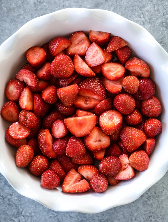 fresh strawberry cobbler I howsweeteats.com