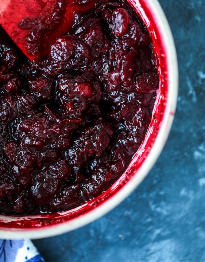 Right here I'm sharing the best thanksgiving recipes you can find! Over 100 of my favorite recipes from salads and apps to dessert and cocktails.