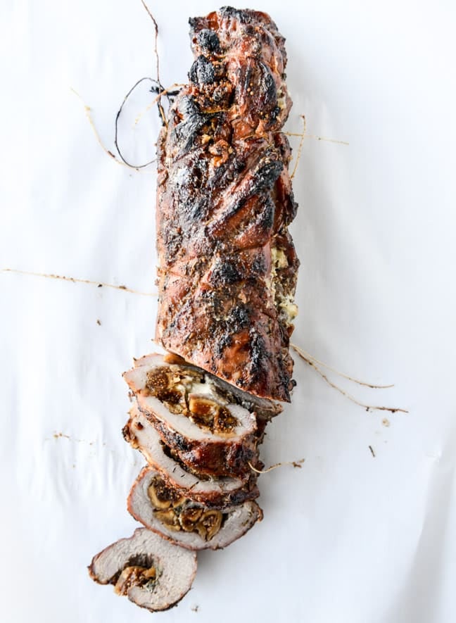 Sharing 25 of my favorite holiday recipes to make over christmas break, from brunch to dinner, cocktails and dessert! So many options.
