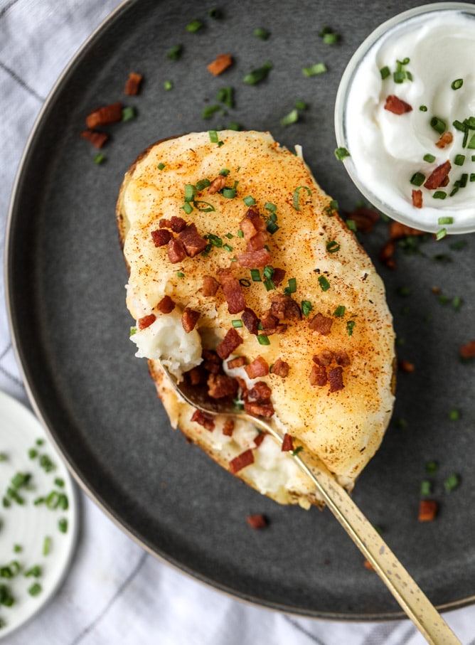 Sharing 25 of my favorite holiday recipes to make over christmas break, from brunch to dinner, cocktails and dessert! So many options.