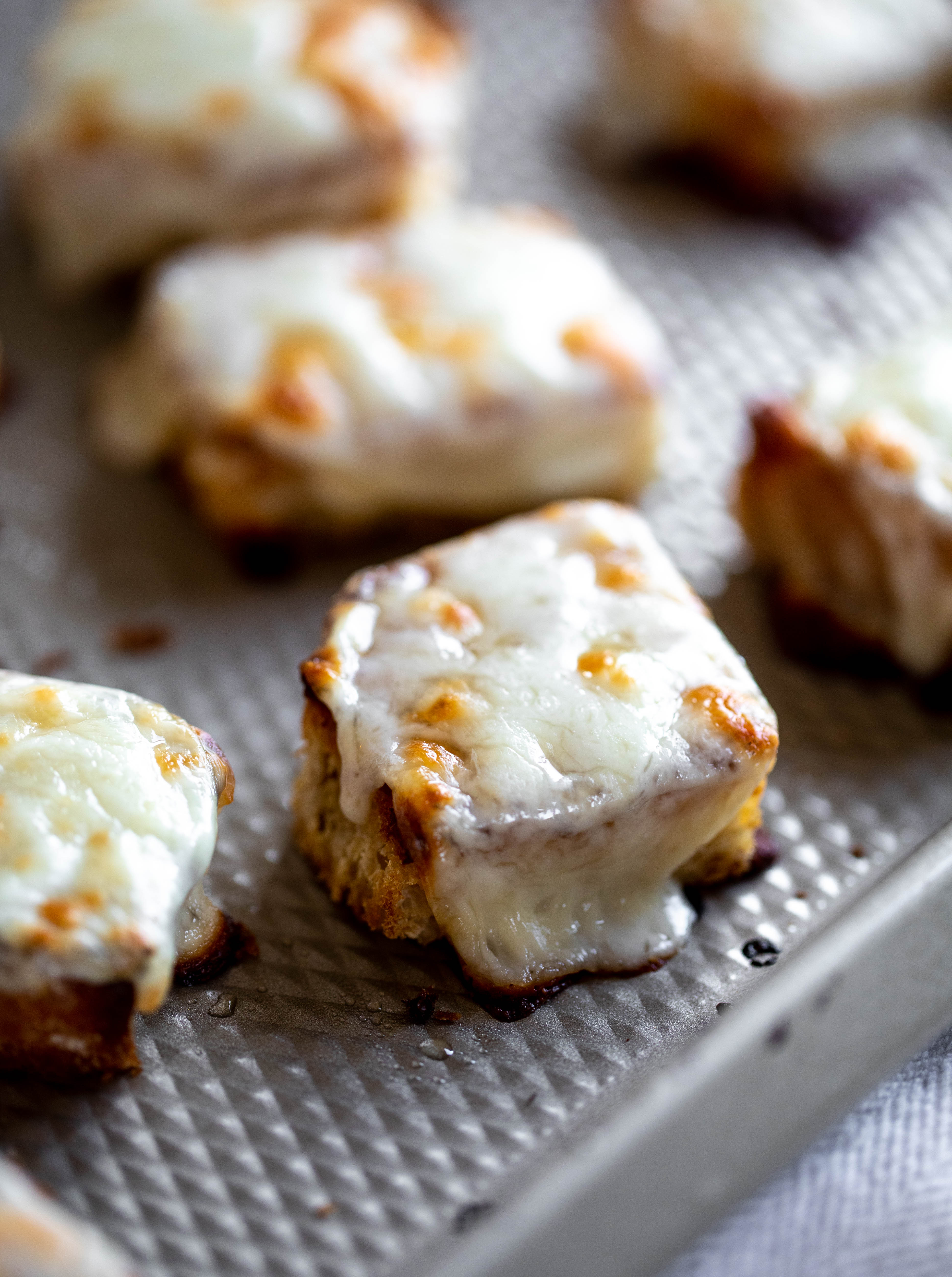 mozzarella croutons
