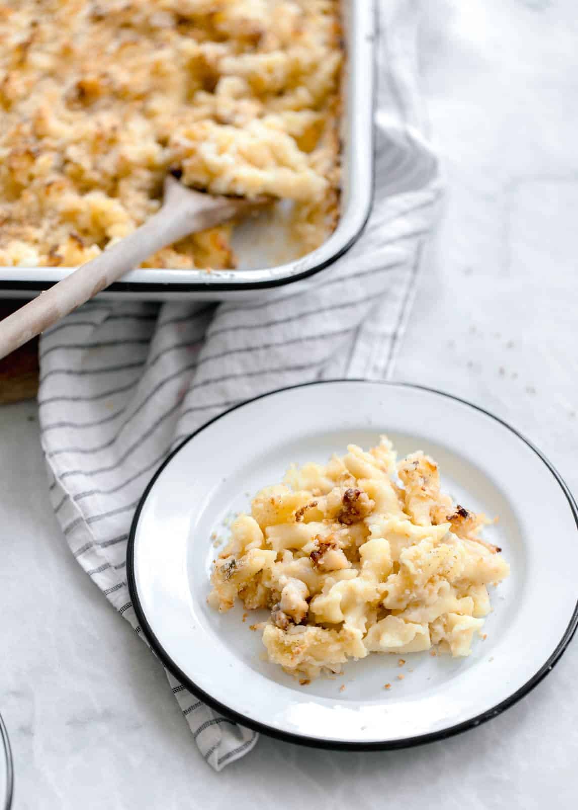 lobster mac and cheese I howsweeteats.com 