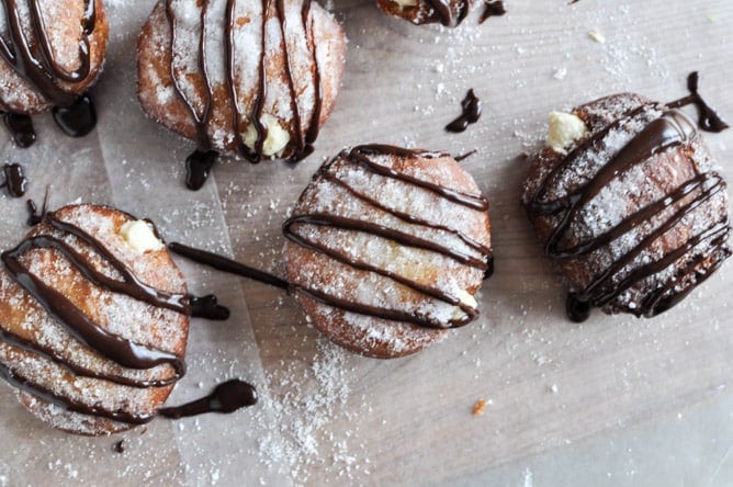 Peanut Butter Cream Filled Donuts I howsweeteats.com