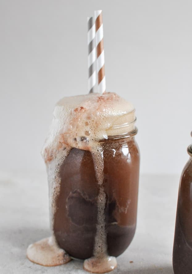 Chocolate Covered Raspberry Winter Ale Floats I howsweeteats.com