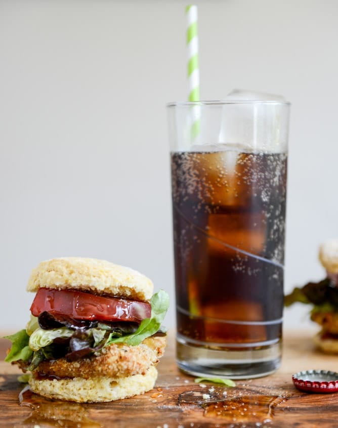 Crispy Buttermilk Baked Chicken + Corn Bread Biscuit Sliders I howsweeteats.com