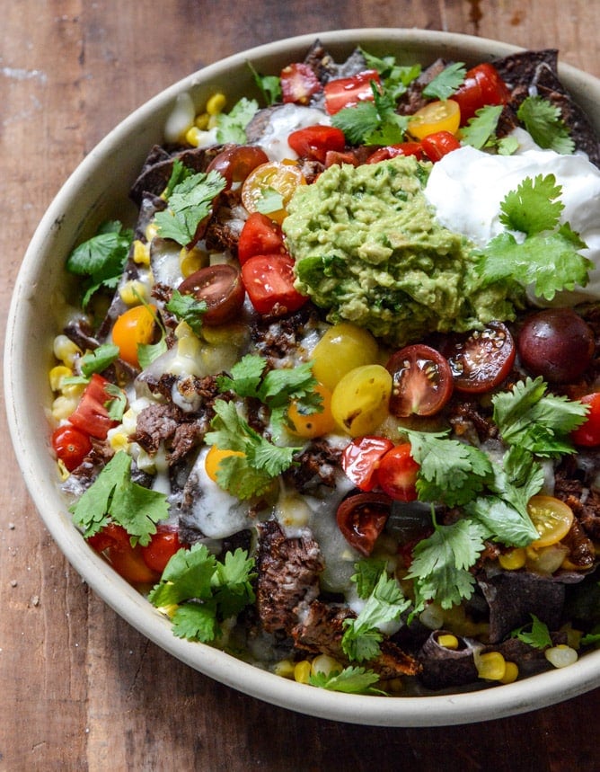 Crockpot Carne Asada Nachos I howsweeteats.com