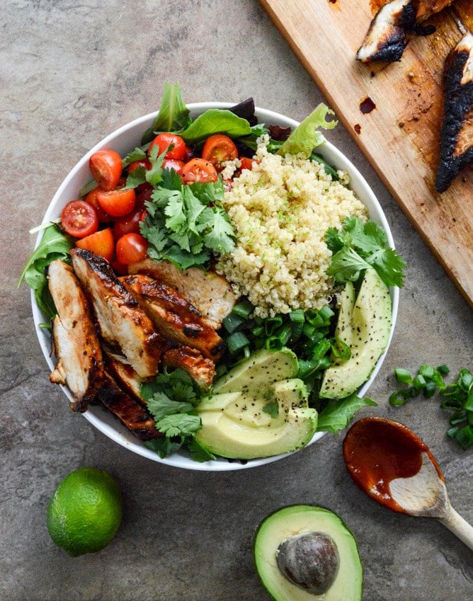 Honey Chipotle Chicken Bowls with Lime Quinoa I howsweeteats.com