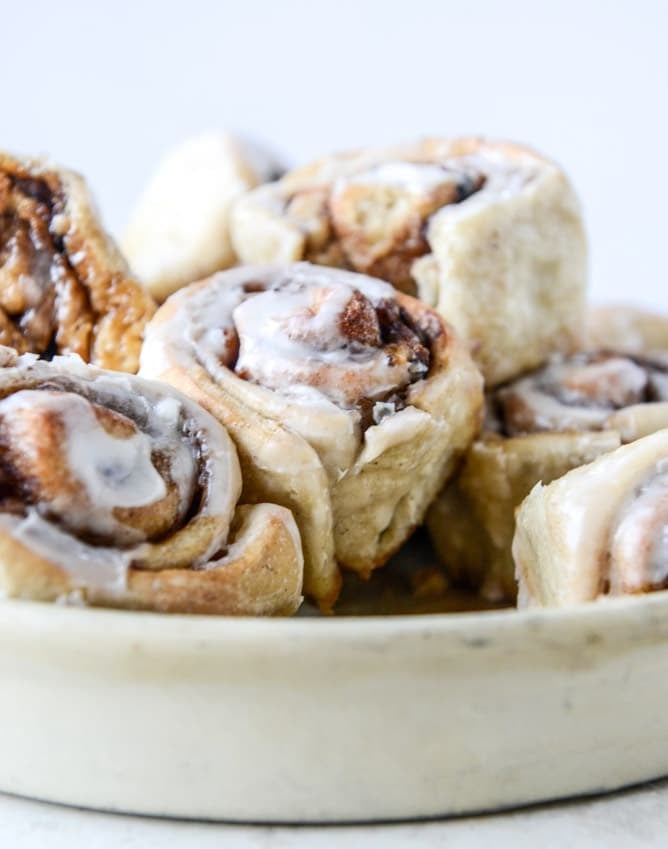 bacon cinnamon rolls I howsweeteats.com