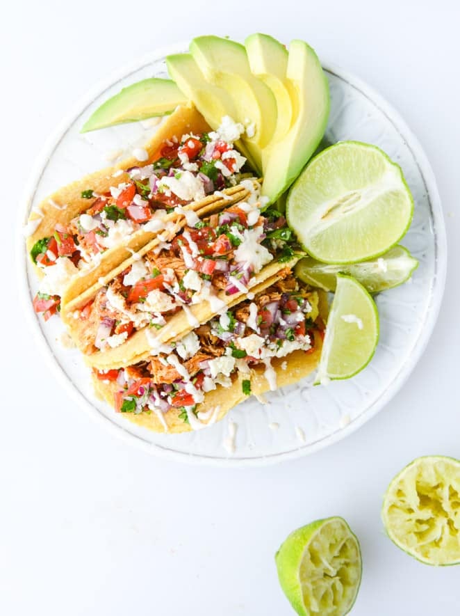 easy weeknight chicken tacos I howsweeteats.com