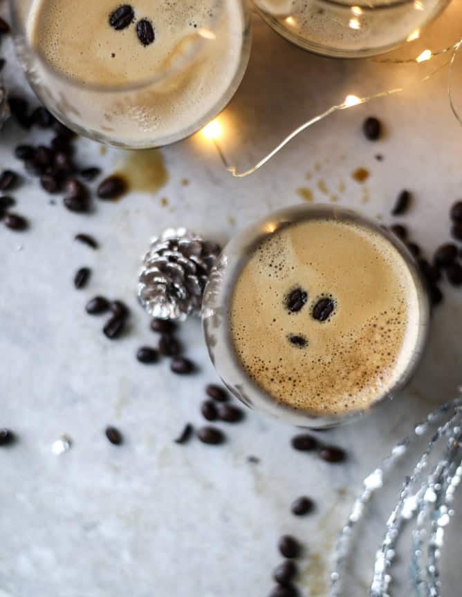 3 ingredient espresso martinis I howsweeteats.com 