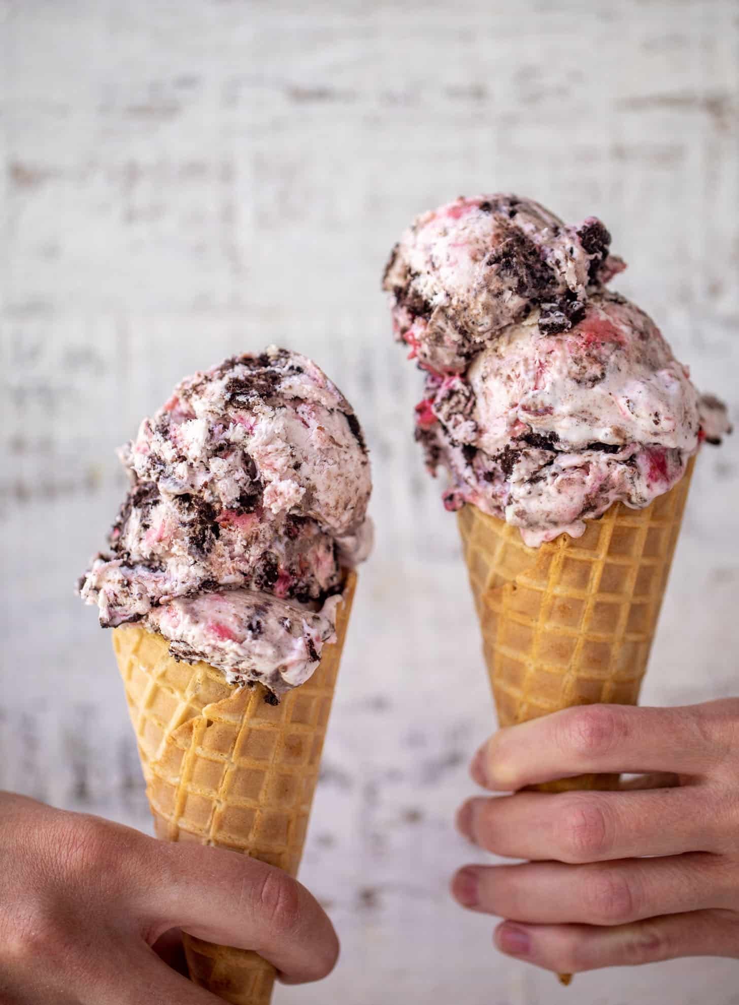 no churn strawberry oreo ice cream