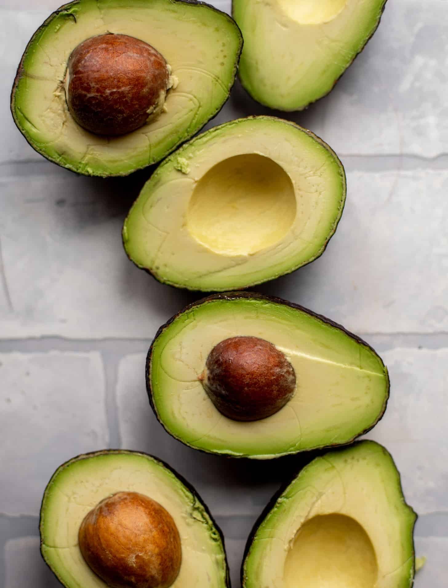 sliced avocados