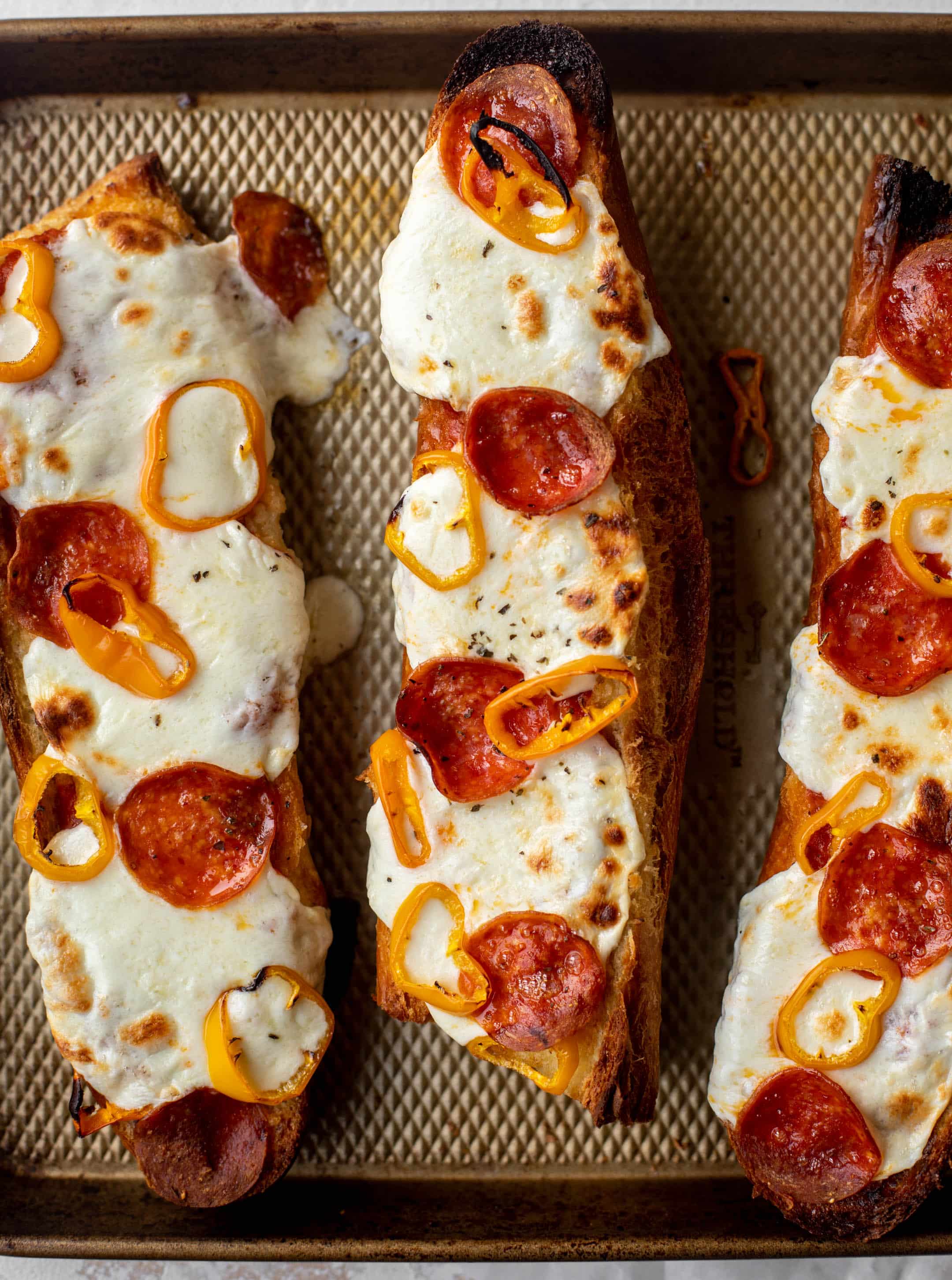 garlic bread pizza