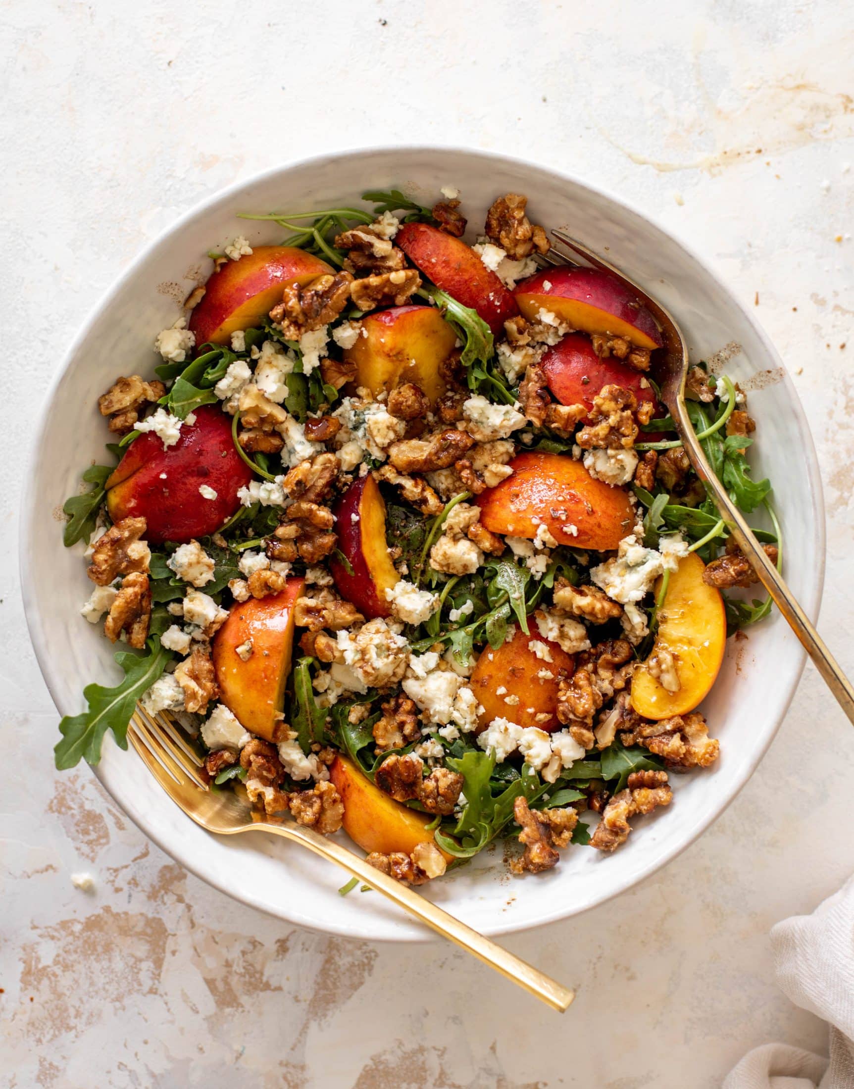 peach arugula salad with candied walnuts