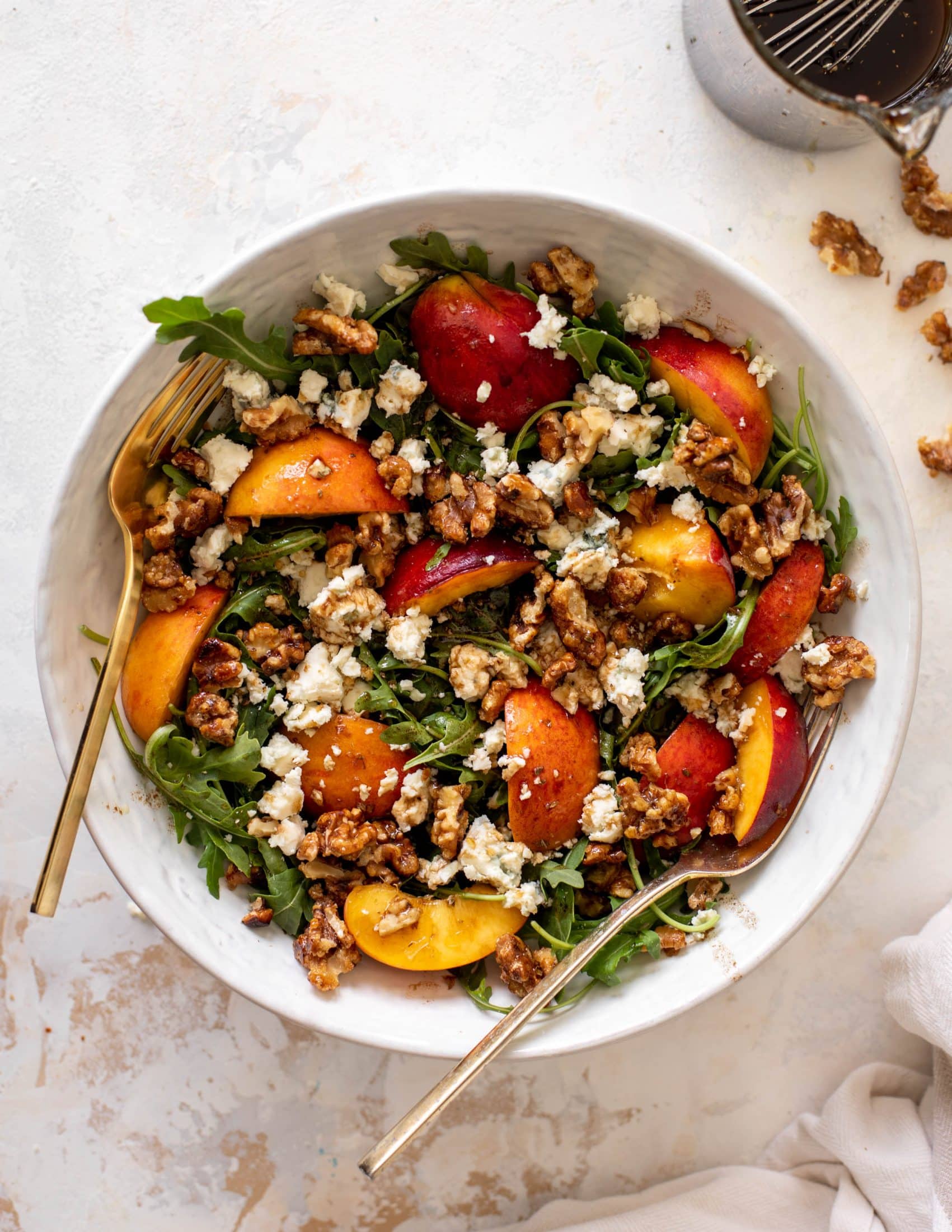 peach arugula salad with candied walnuts