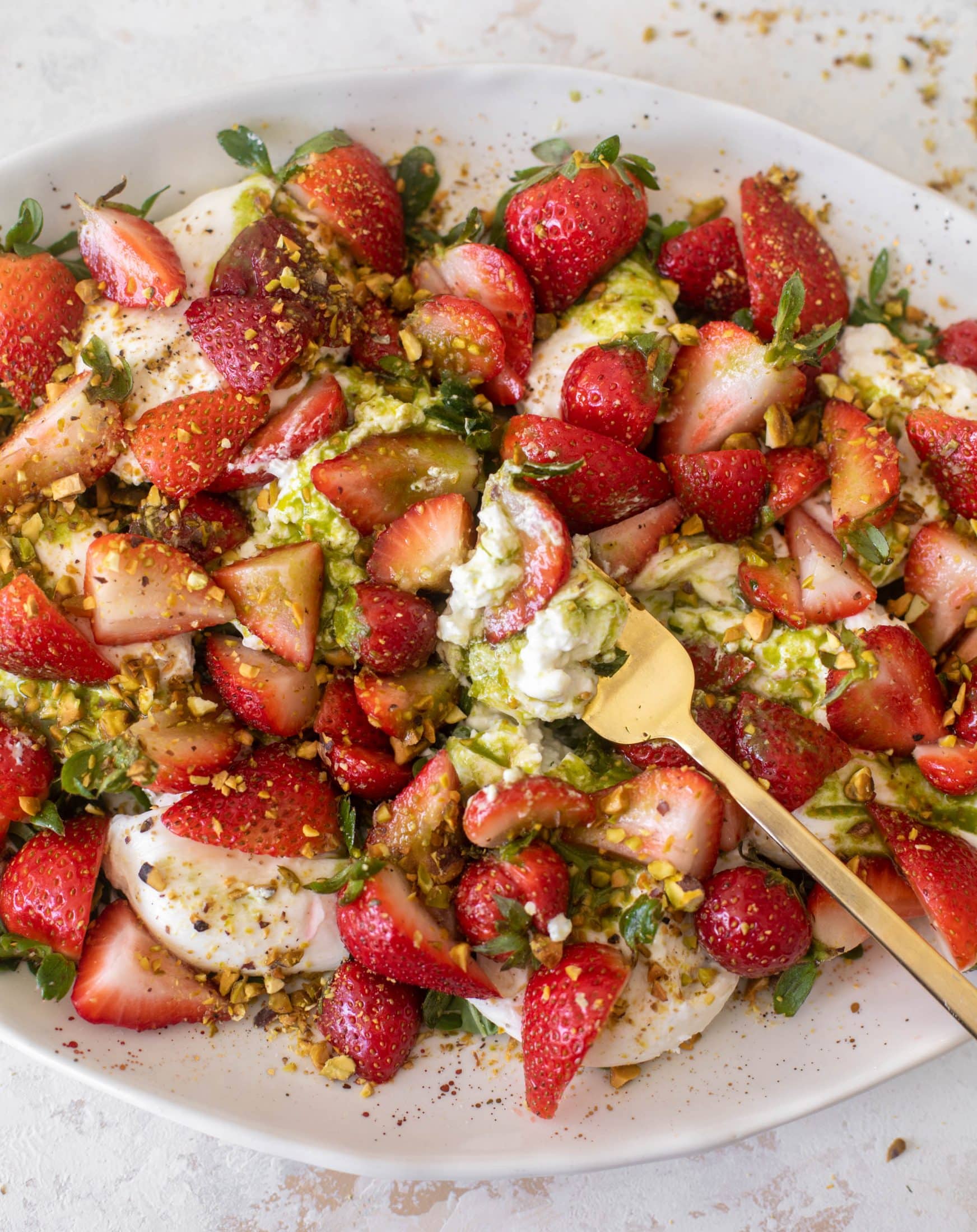 strawberry burrata salad