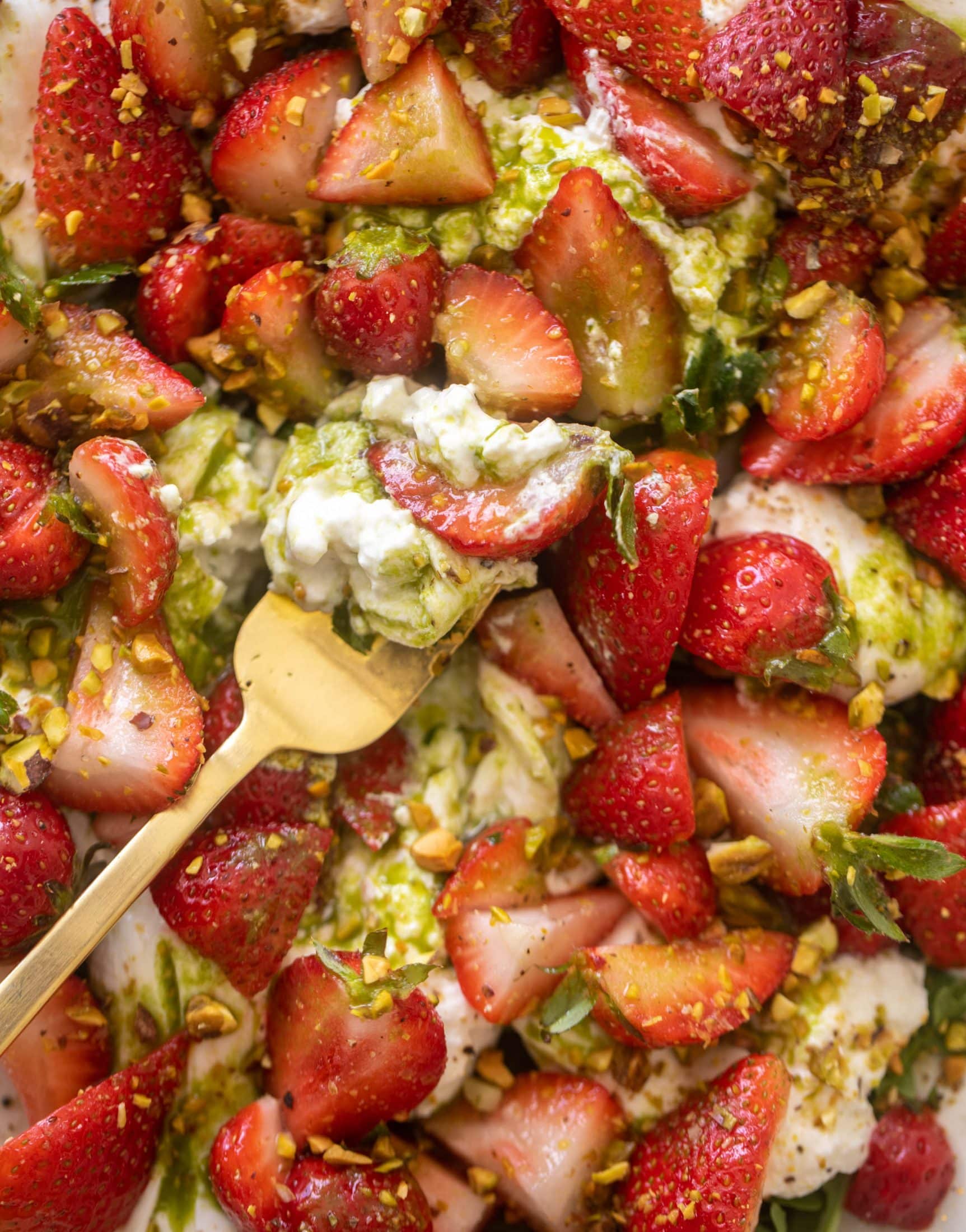 strawberry burrata salad